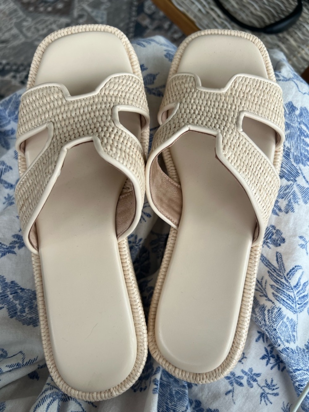 NEW Beige or Light Tan Platform Raffia Slides Sandals Size 8